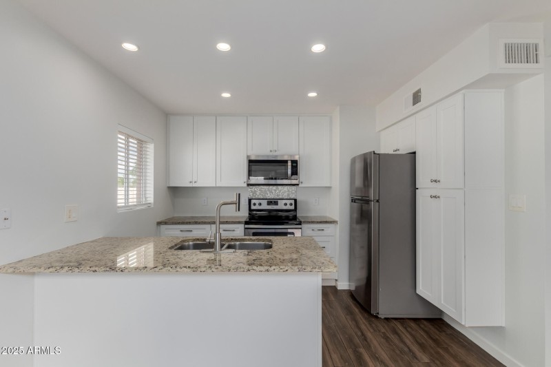 6406 S Lakeshore Dr, Unit D