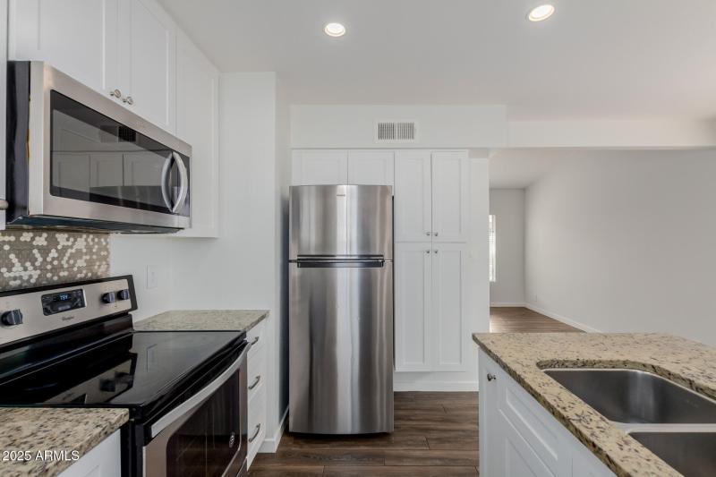 6406 S Lakeshore Dr, Unit D