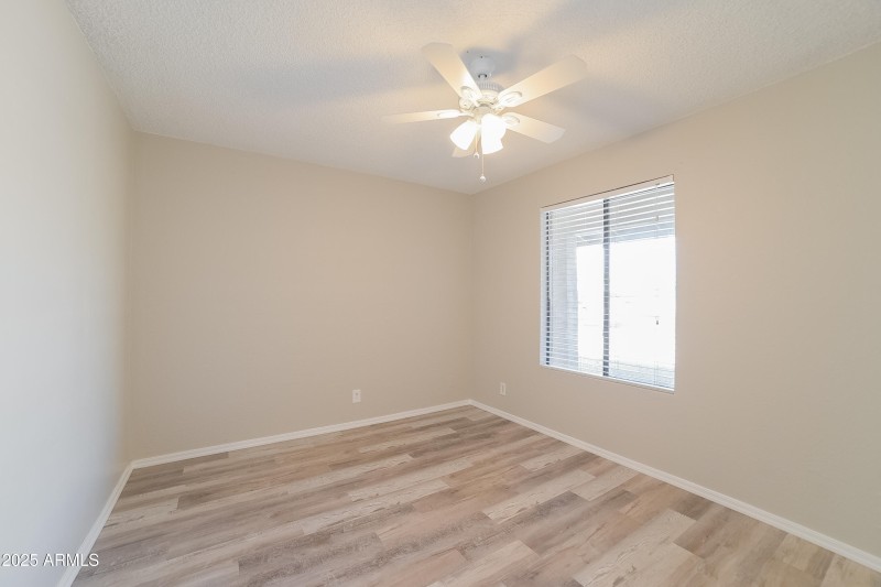 1006061.4857 W Townley AVE - Main Bedroo