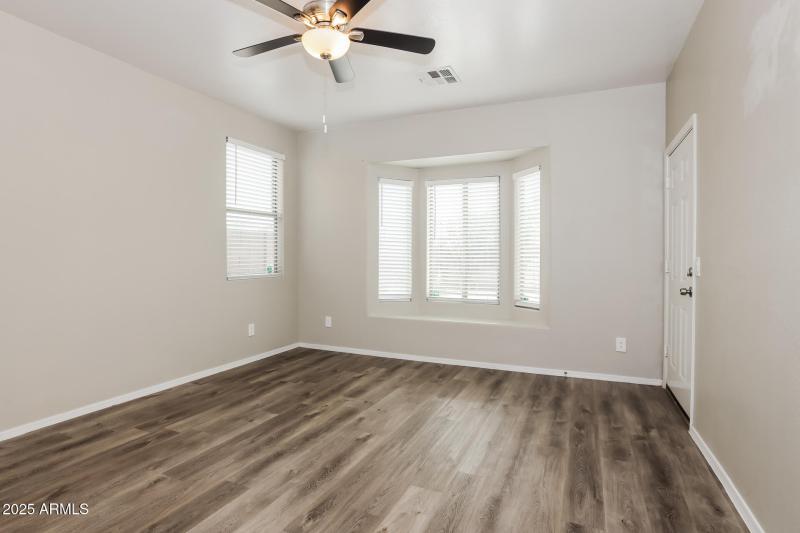 012-photo-main-bedroom-14878200