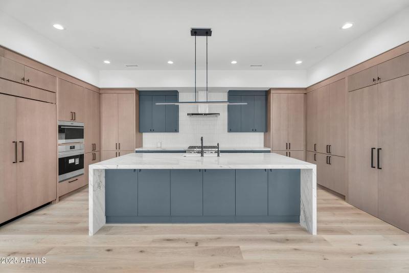 11-web-or-mls-North 39th-11