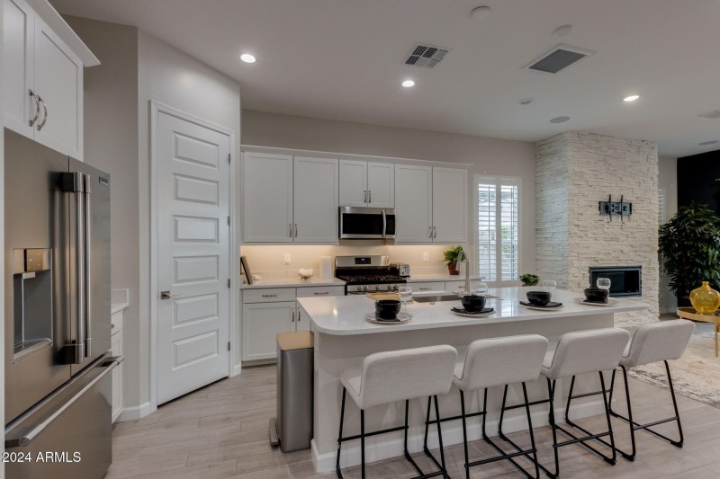 20-web-or-mls-10476 w harmony ln -20