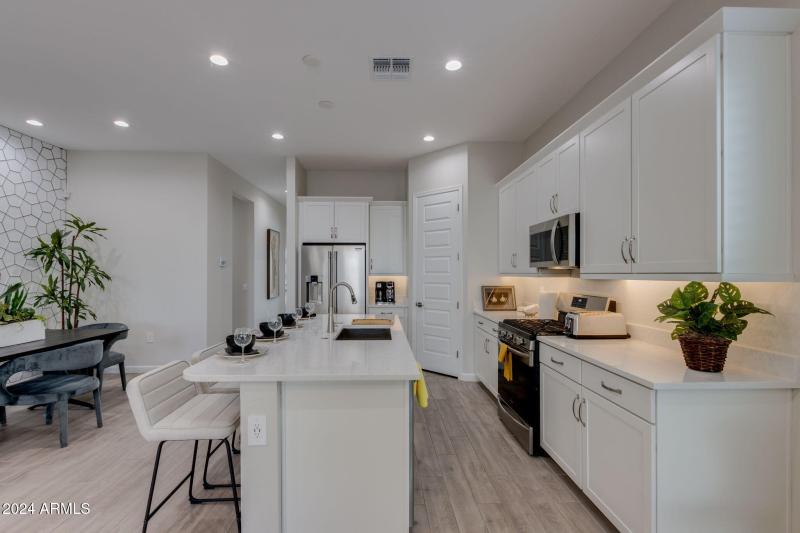 23-web-or-mls-10476 w harmony ln -23