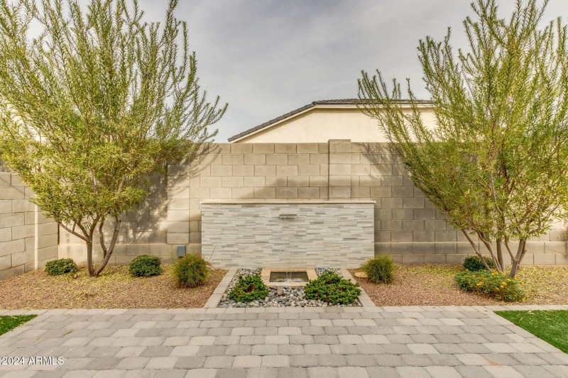 41-web-or-mls-10476 w harmony ln -41