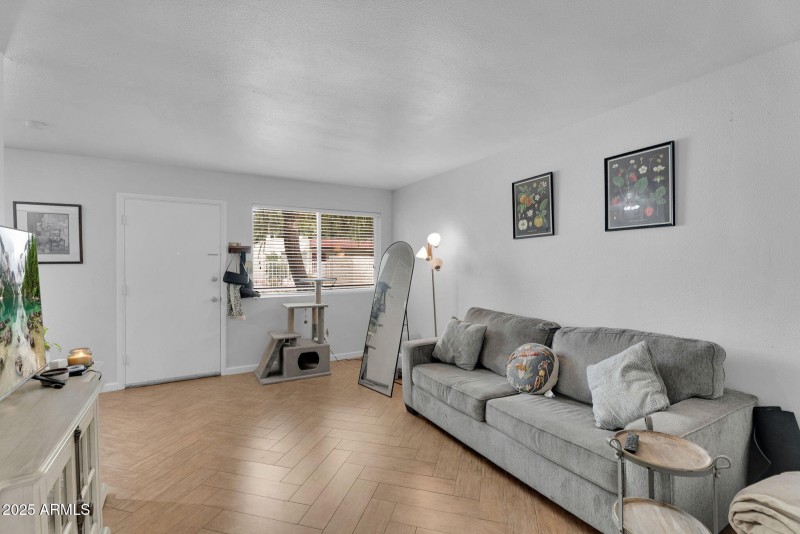 6-web-or-mls-37th St-4