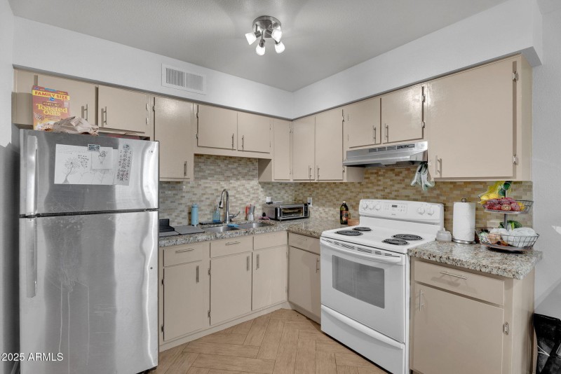 7-web-or-mls-37th St-6