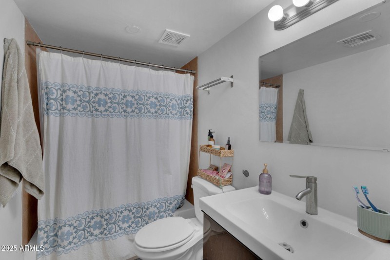 13-web-or-mls-37th St-8