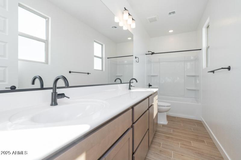 Tri Pointe Waterston Central 276 - Bathr