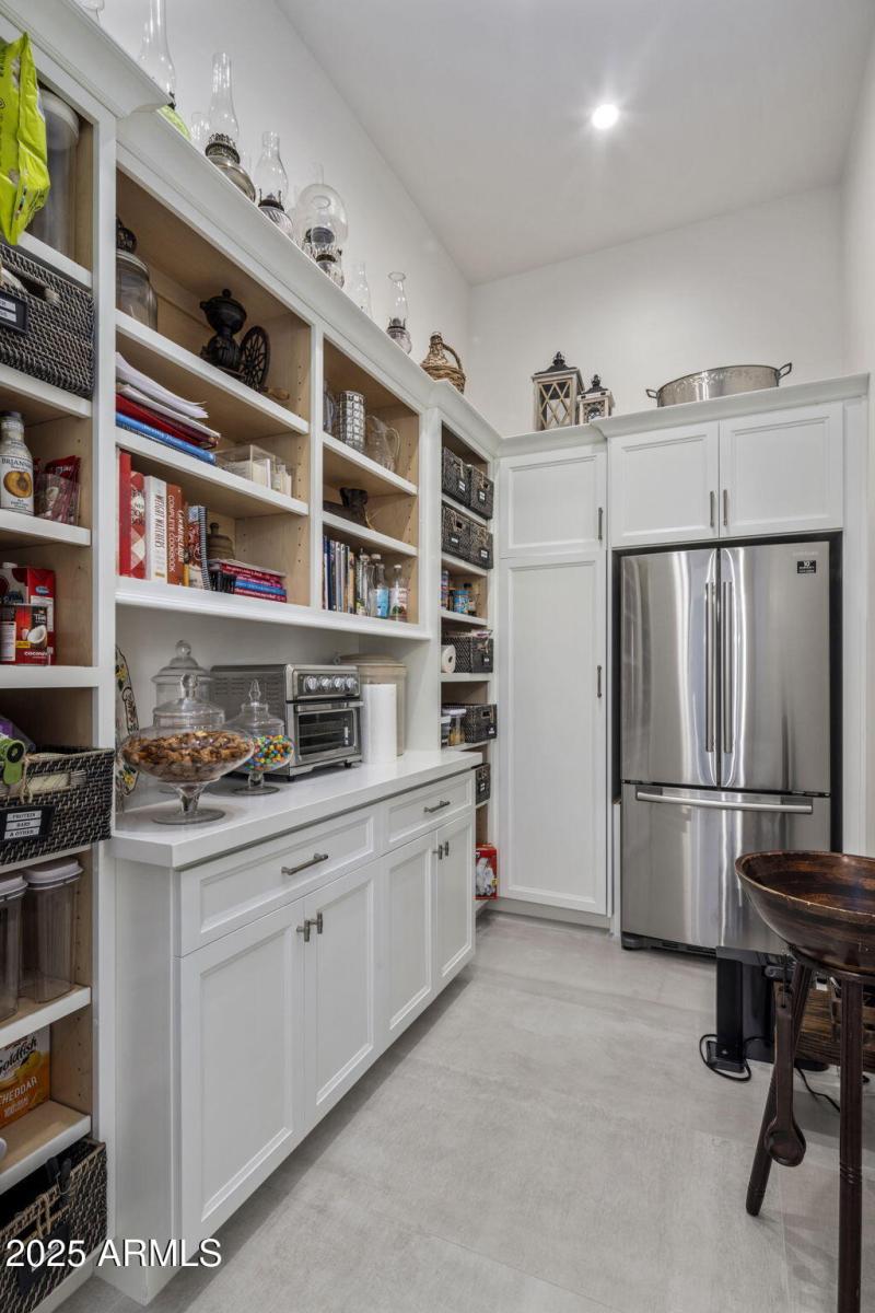 Walk in butler's Pantry