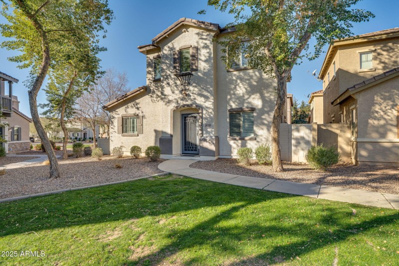 3-web-or-mls-Exterior-3