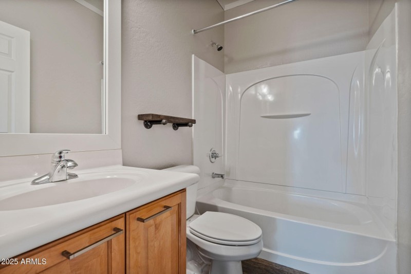 16-web-or-mls-Interior-10