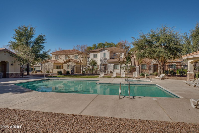 61-web-or-mls-Exterior-21