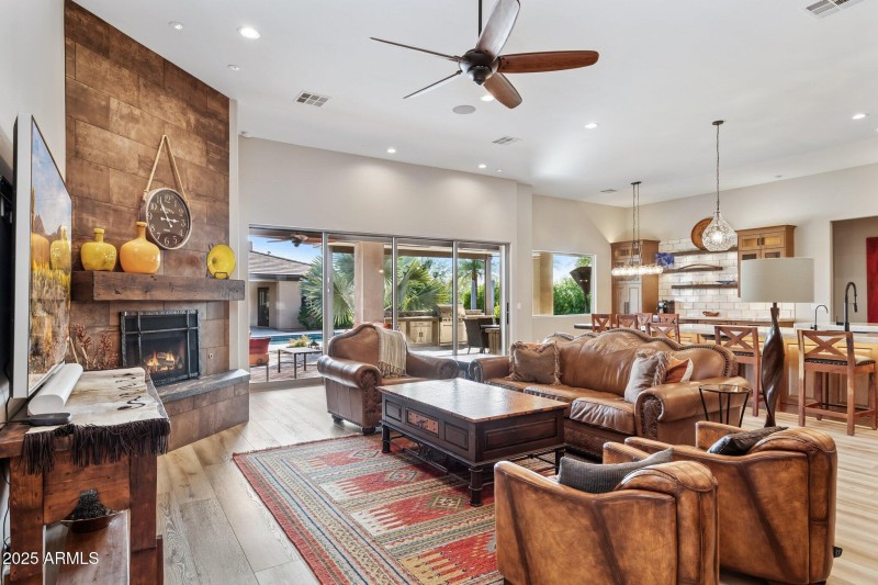 9-web-or-mls-1510-e-cloud-rd