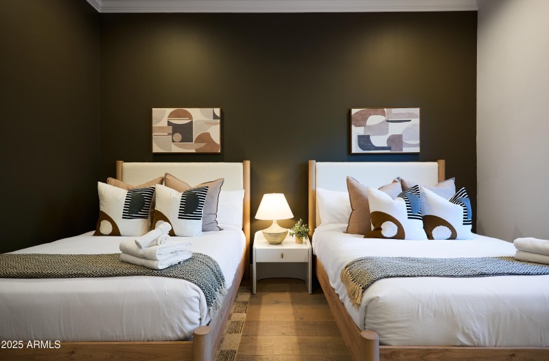 PropertyImageCo_3808EFairmountAve_WEB_38