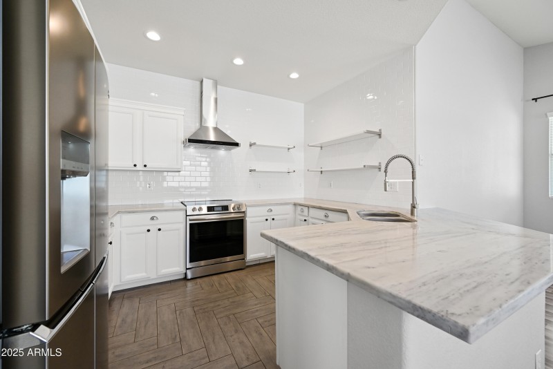 11-17848N15S-ocupix-