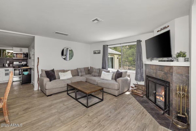 5daa57b7-b12d-4cc4-b236-937fd2bc2e1f