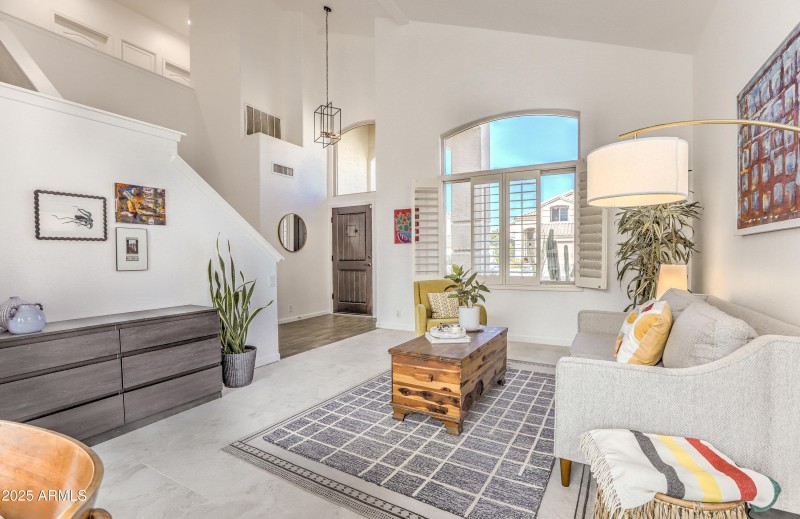 Living Room to Entry