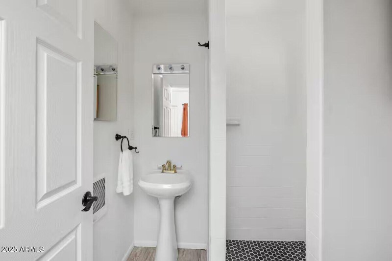 b0e1da77-290f-4e53-b8b9-e51751785c04