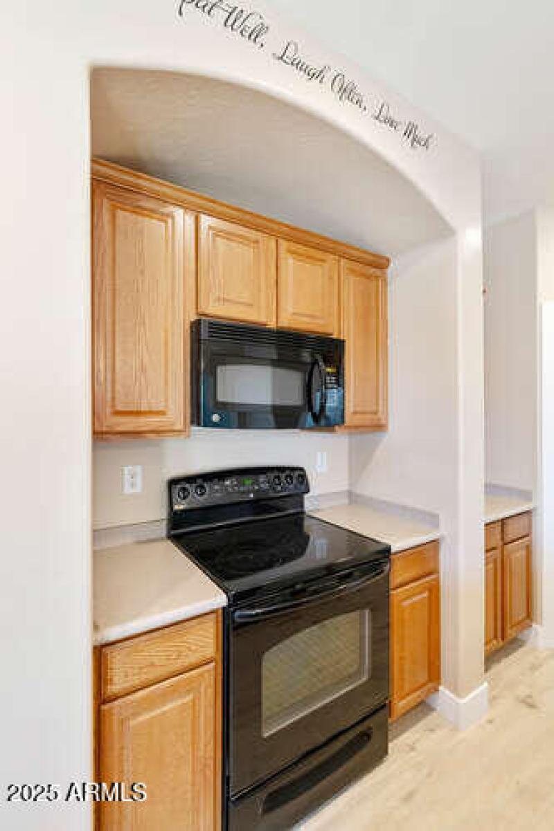 Kitchen stove & Microwave