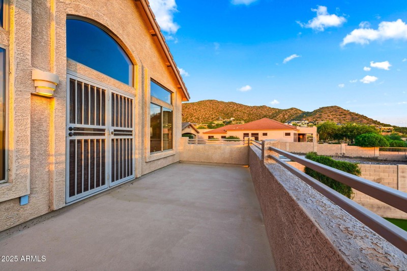 Huge Master Bedroom balcony