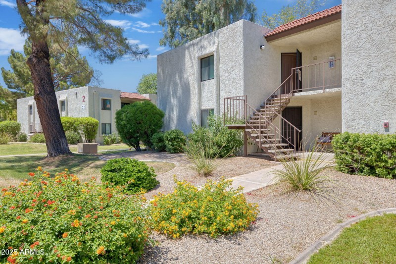 10444 N 69th St 201, Paradise Valley - 2