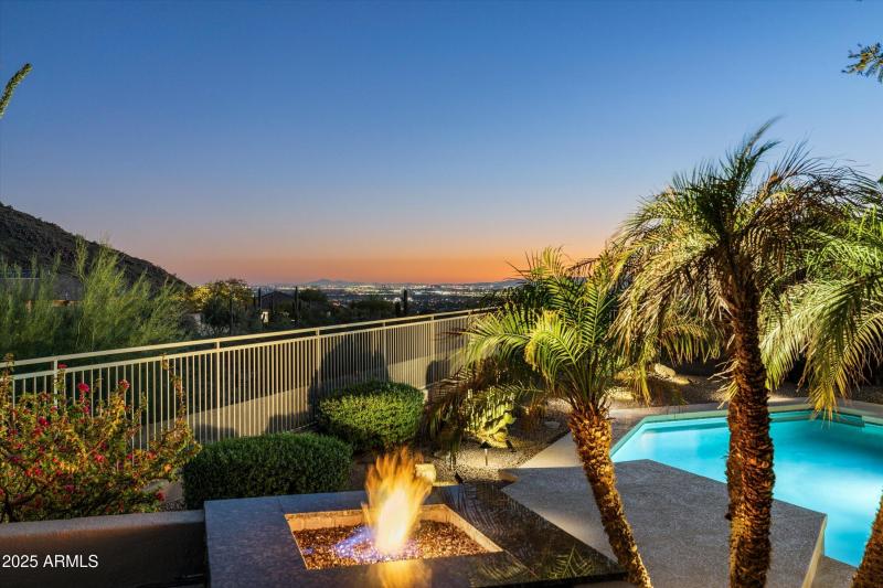 Upper Deck Fire Pit