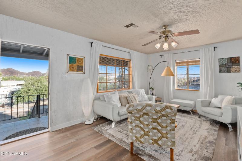 5-web-or-mls-9626 N 1st Ave - MLS Images