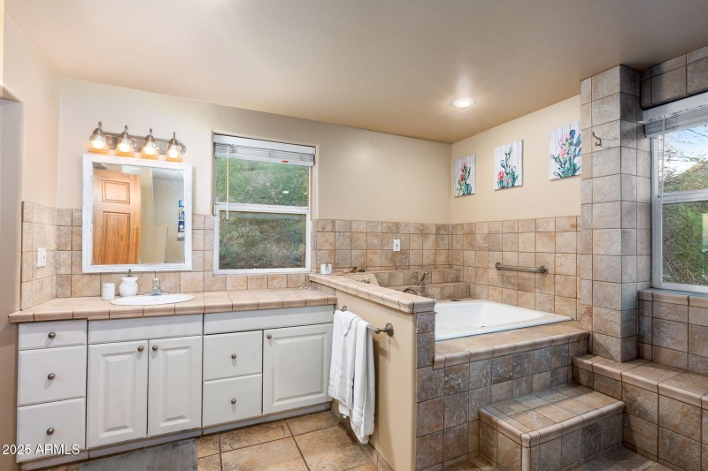 31-web-or-mls-9626 N 1st Ave - MLS Image