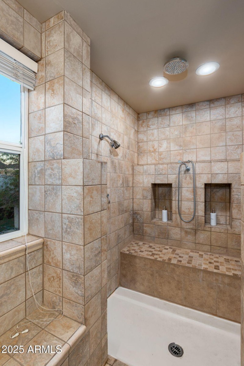 32-web-or-mls-9626 N 1st Ave - MLS Image