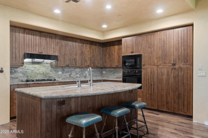 014_Kitchen Conversation