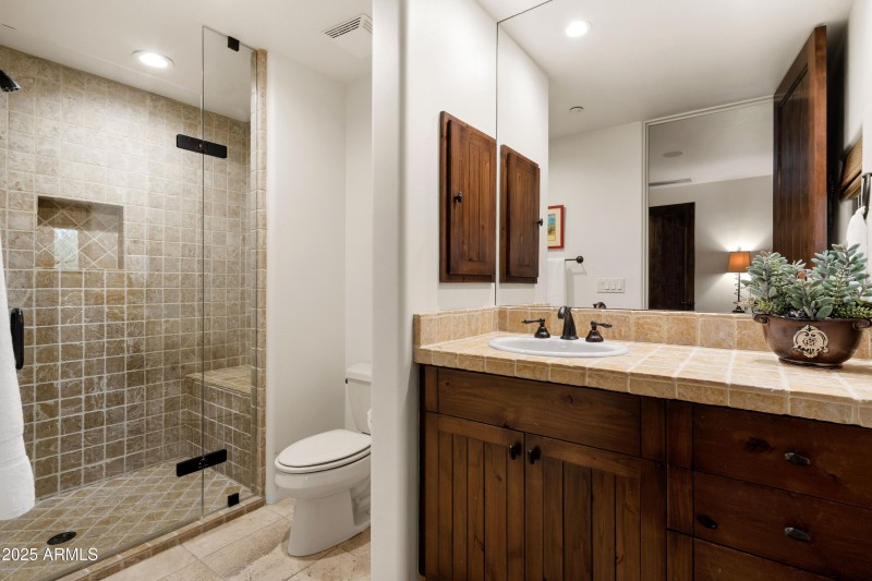 026_Ensuite 3 Full Bath