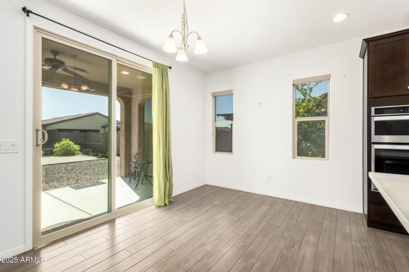 17987 W Redwood_Dining