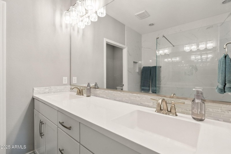 33-web-or-mls-Bronco-33