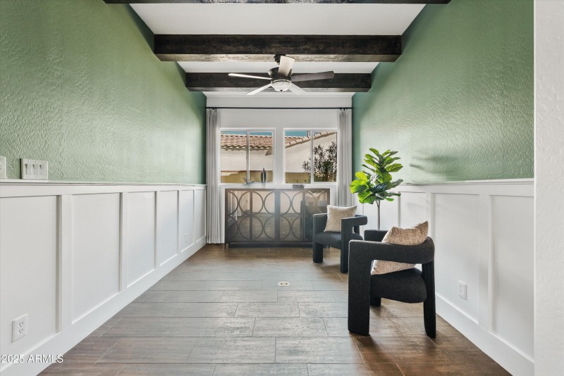 Sitting Area off Entry