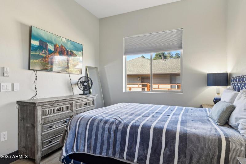 29-web-or-mls-2762-w-highland-meadows-dr