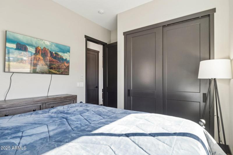 23-web-or-mls-2762-w-highland-meadows-dr