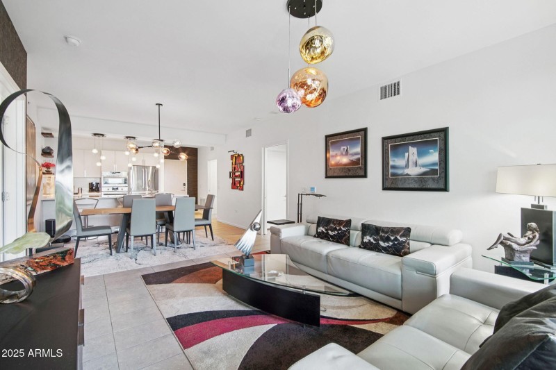 22-web-or-mls-E Kierland Blvd-L2310r-006