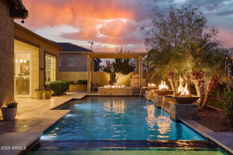 1127 N Quinn Mesa - 633