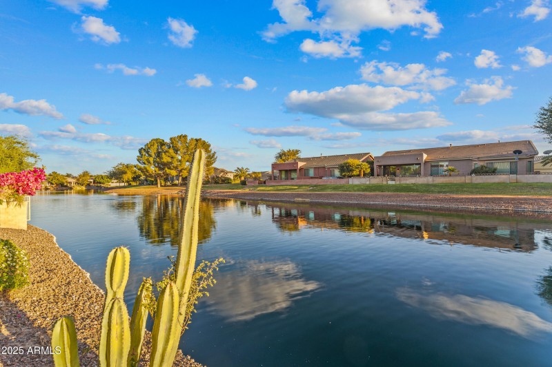 42551 W Candyland Pl-34