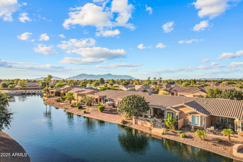 42551 W Candyland Pl-39