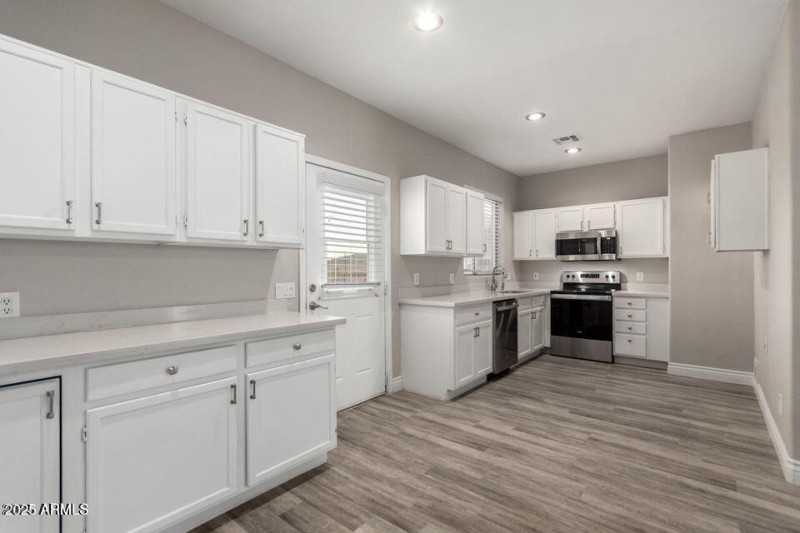 20250301100210671014000000-o