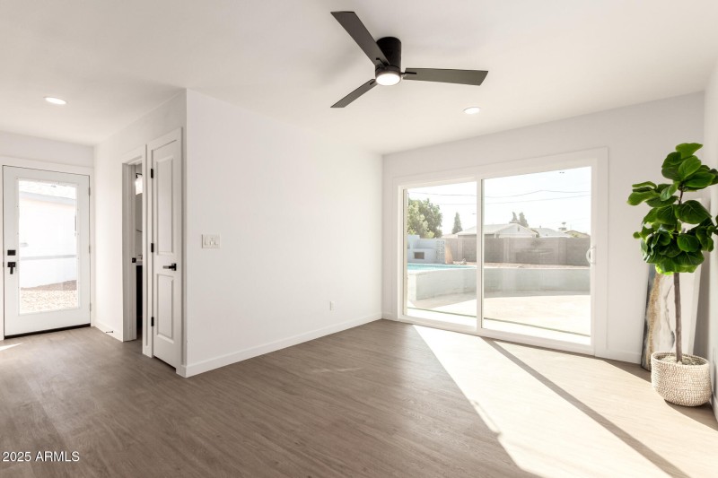 Guest House Family Room