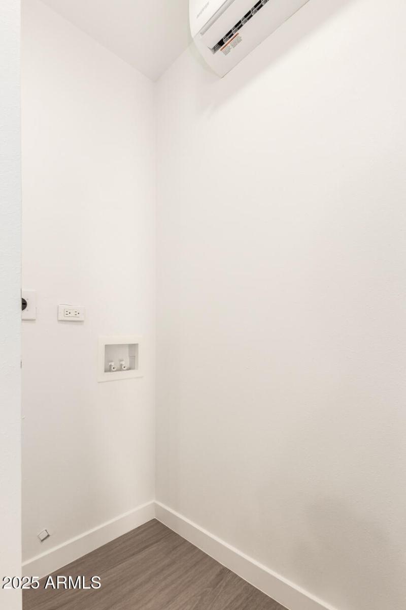 Guest House Laundry Room