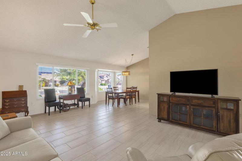 9-web-or-mls-14627-w-trading-post-dr