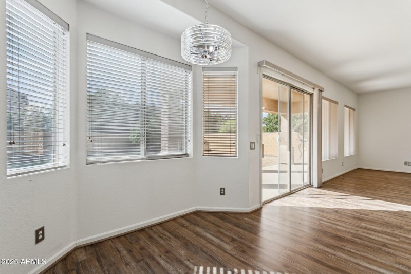 5455 W Buffalo St - Breakfast Nook