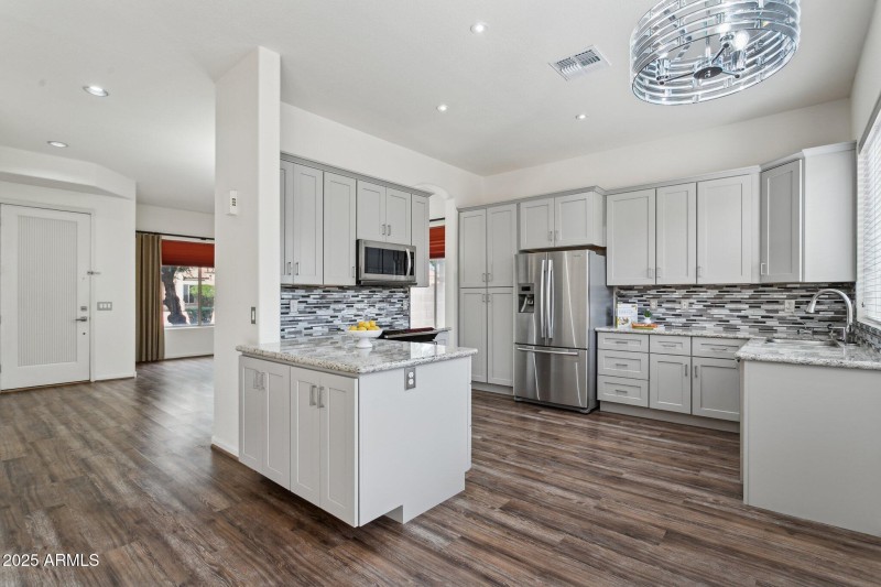 5455 W Buffalo St - Kitchen