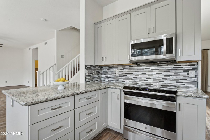 5455 W Buffalo St - Kitchen