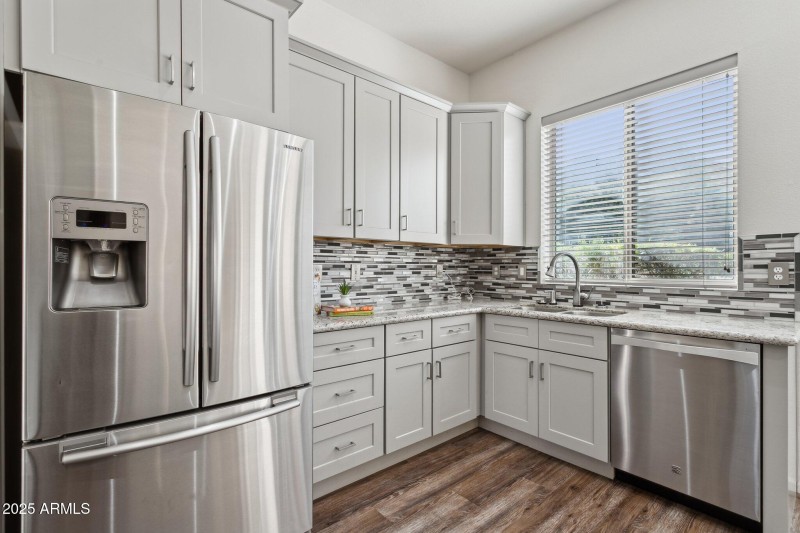 5455 W Buffalo St - Kitchen