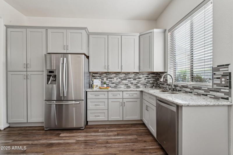 5455 W Buffalo St - Kitchen