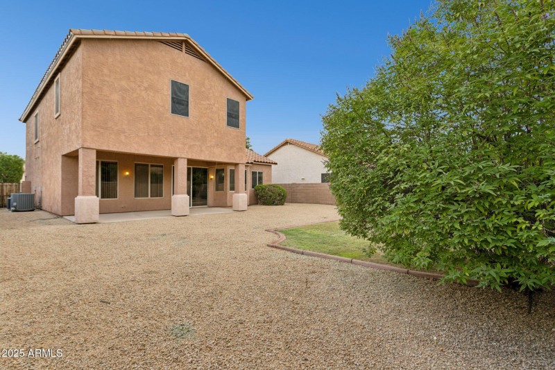 5455 W Buffalo St - Yard